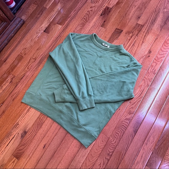 Uniqlo green sweatshirt - Picture 3 of 4